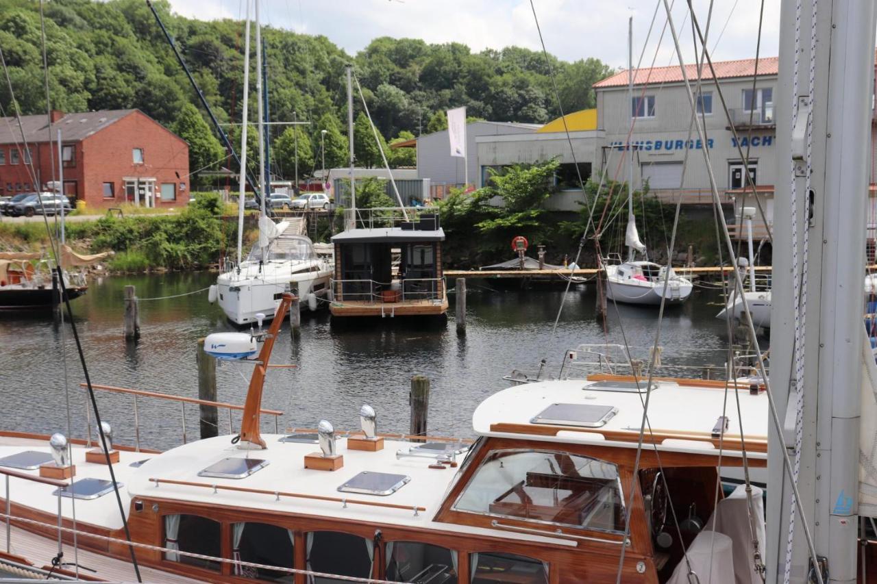 ホテル Hausboot Lina In フレンスブルク エクステリア 写真