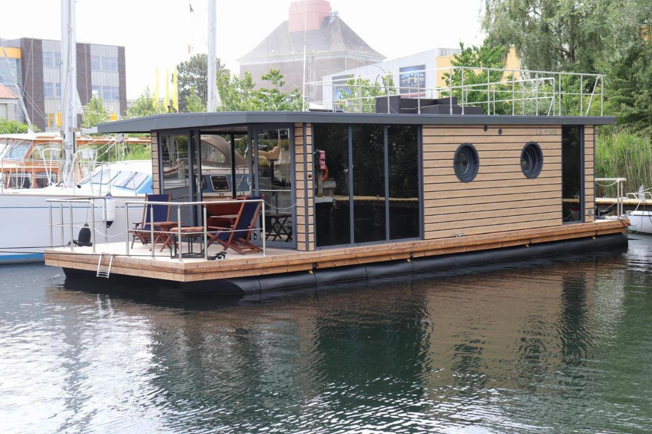 ホテル Hausboot Lina In フレンスブルク エクステリア 写真