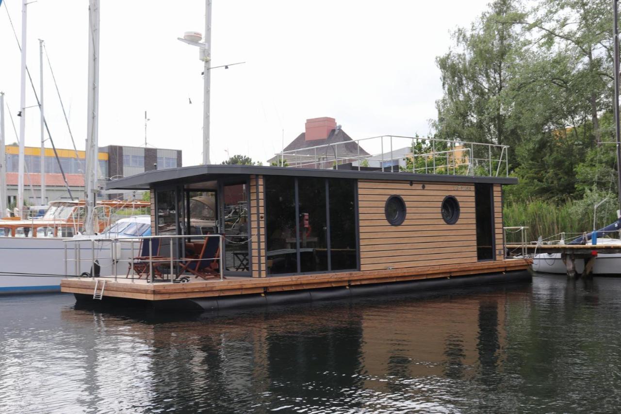 ホテル Hausboot Lina In フレンスブルク エクステリア 写真